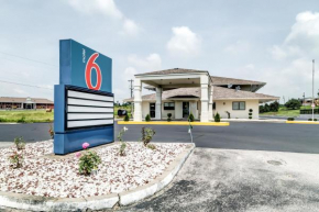 Motel 6-Berea, KY